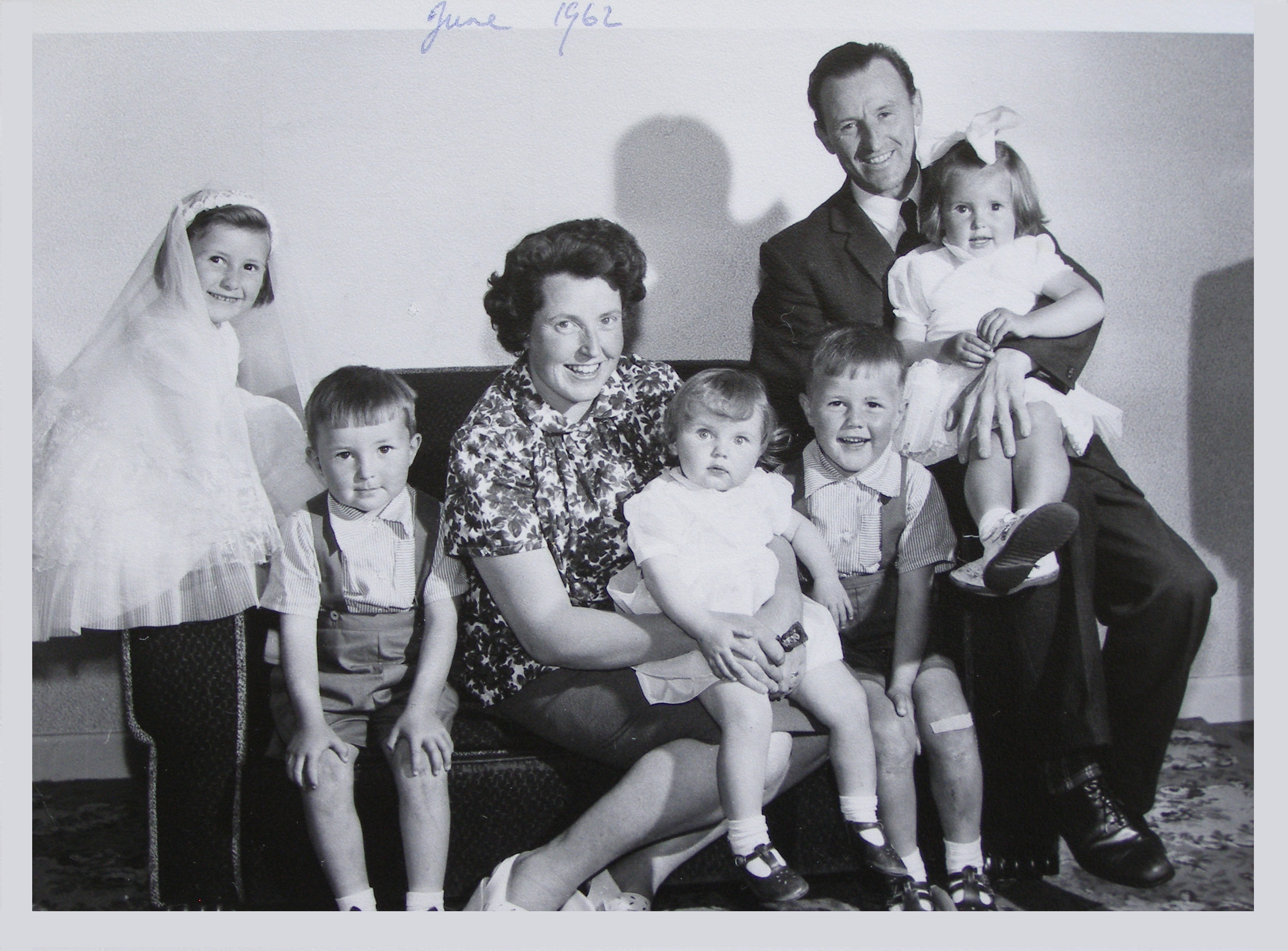 theresa-and-daniel-dunne-and-family-june-1962-p9090352