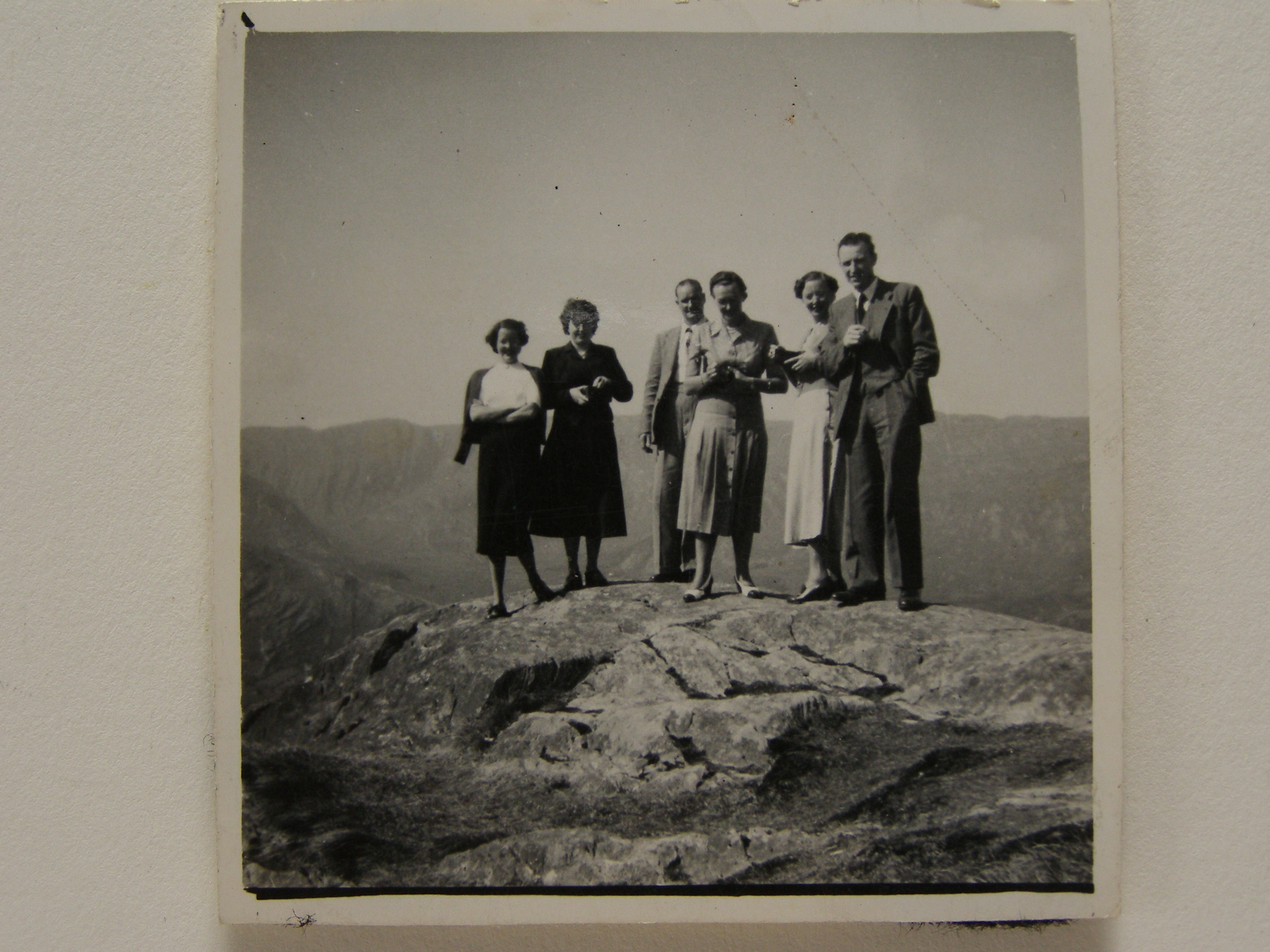 theresa-and-daniel-dunne-on-honeymoon-in-kerry-1952-p10-1