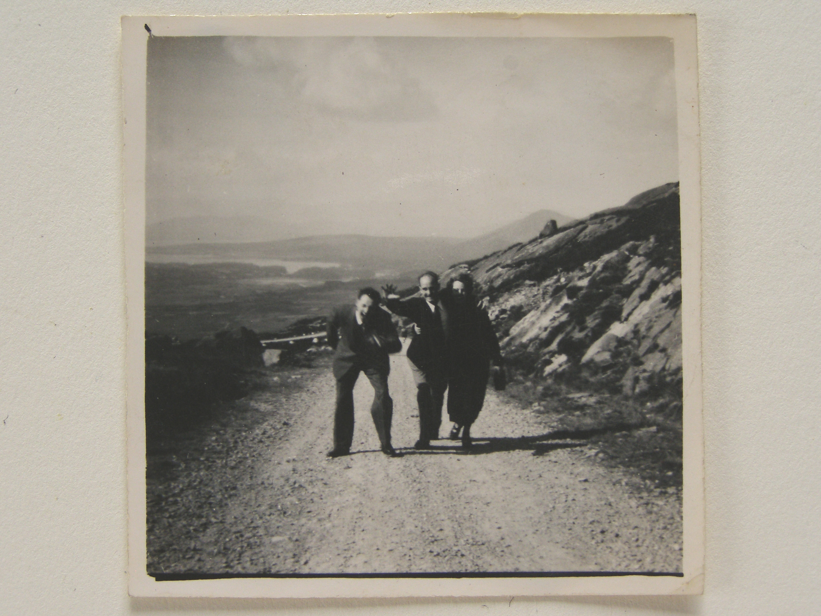 theresa-and-daniel-dunne-on-honeymoon-in-kerry-1952-p10-3