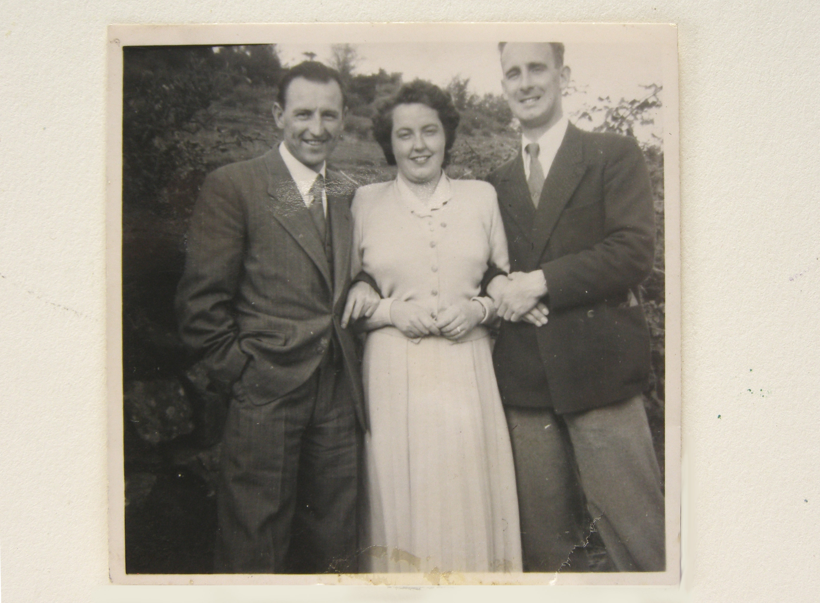 theresa-and-daniel-dunne-on-honeymoon-in-kerry-1952-p101010