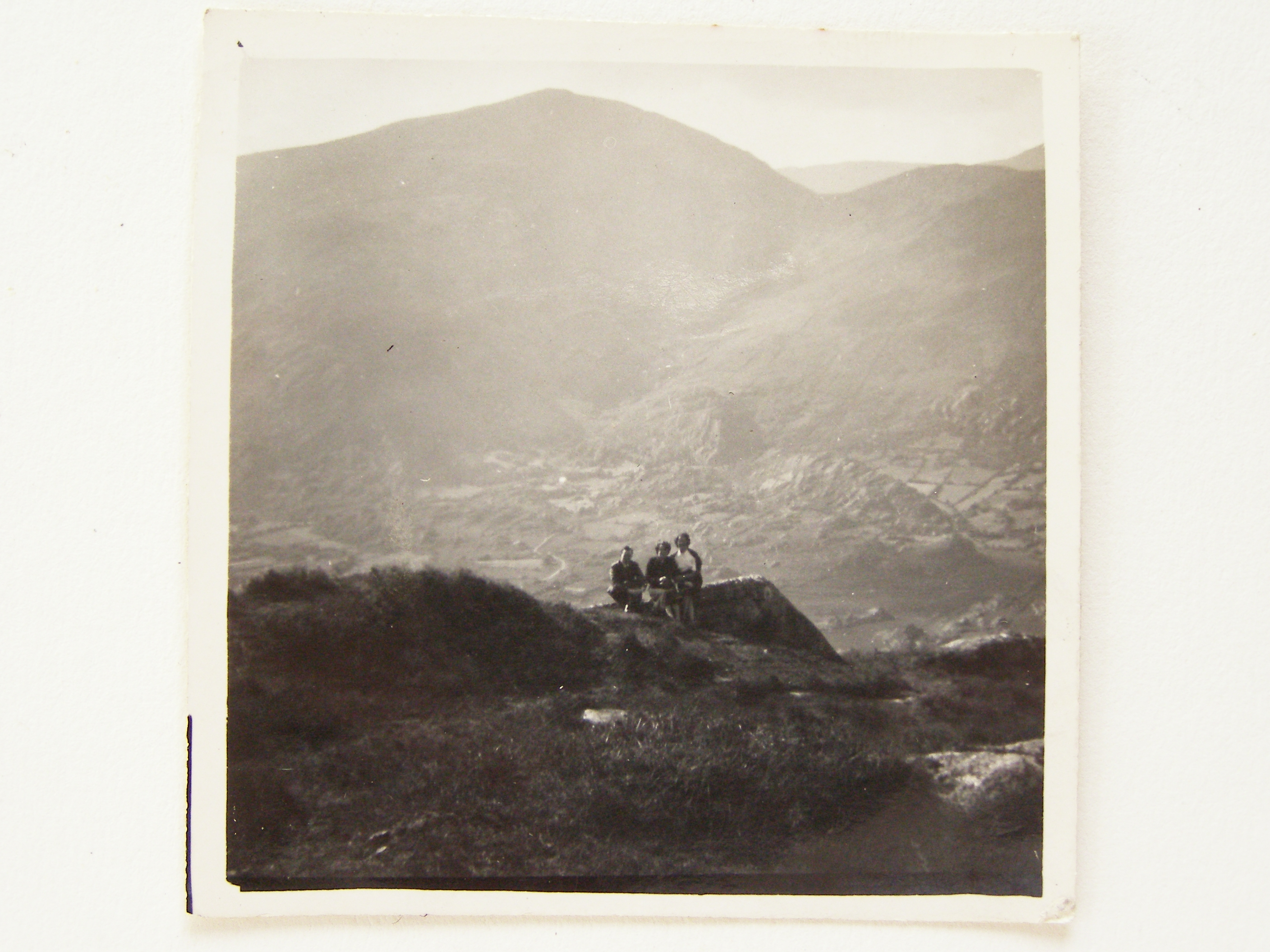 theresa-and-daniel-dunne-on-honeymoon-in-kerry-1952-p904012