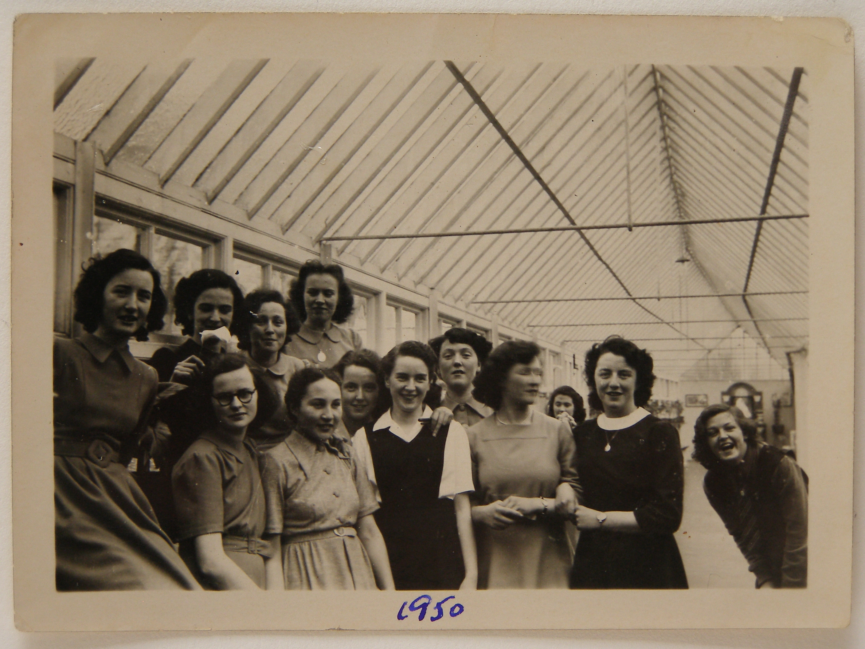 theresa-barnes-and-school-friends-at-st.-louis-1950-p101009