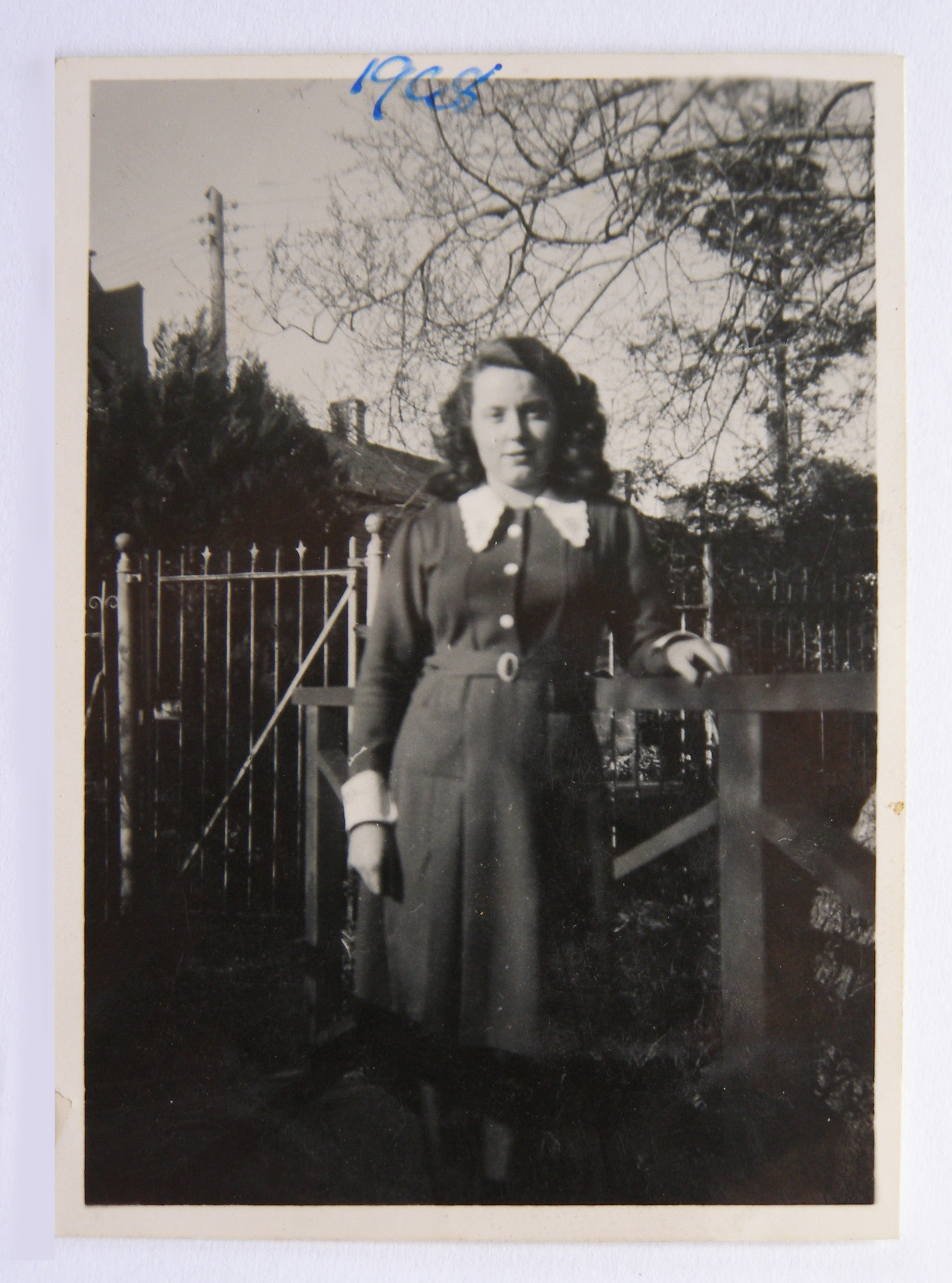 theresa-barnes-at-st.-louis-monaghan-1948-p1010064