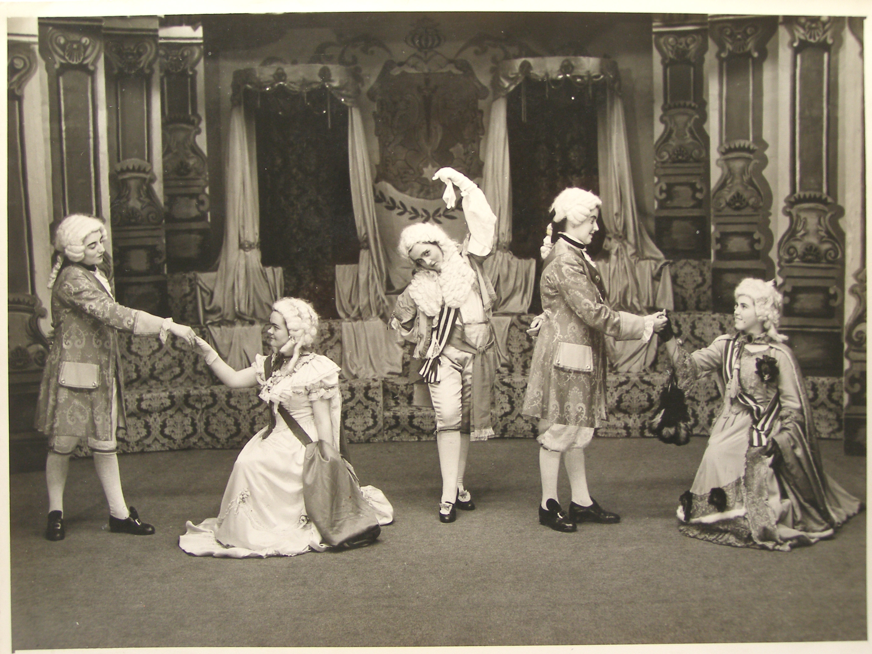 theresa-barnes-in-opera-st-louis-monaghan-c1948-p1010105