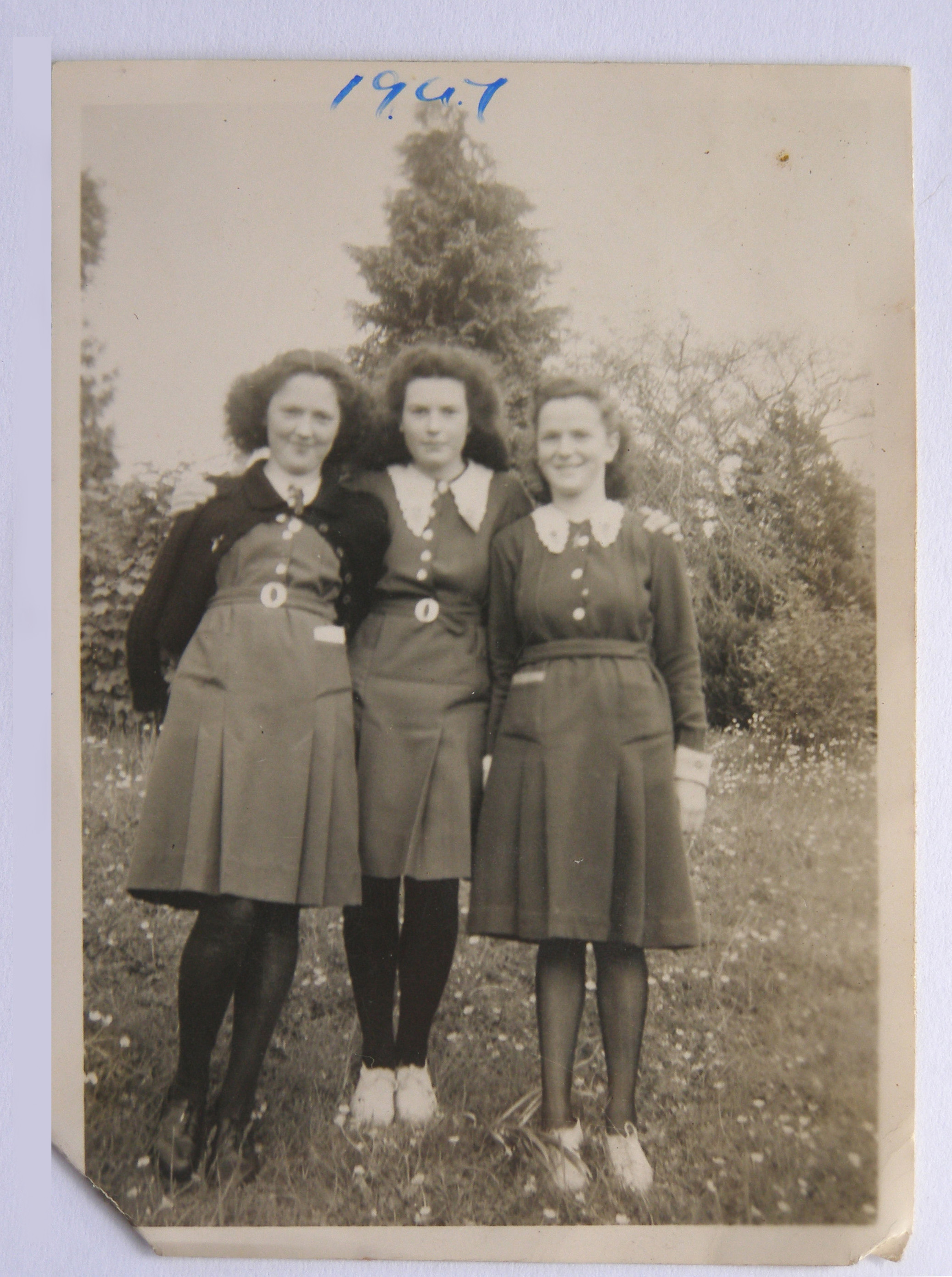 theresa-holland,-salome-drury,-mary-henry-25-05-1947-p10100